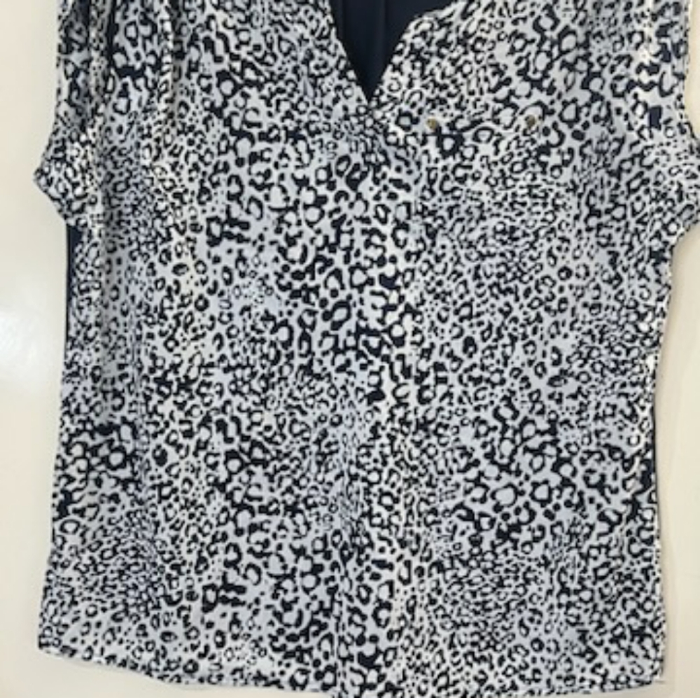 Blue and white abstract blouse by Per Seption Concept - Picture 3 of 6